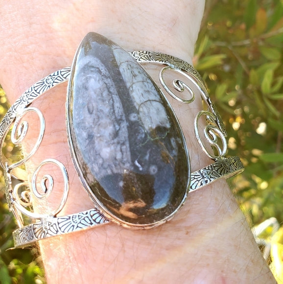 New Fossilized Orthoceras 925 Silver Cuff Bracelet. - Picture 10 of 16